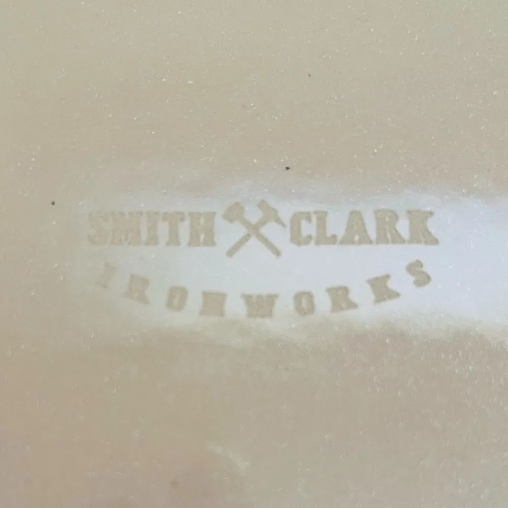 SMITH AND CLARK IRONWORKS 1qt Cast Iron Heart Shaped Dutch Oven Dish
